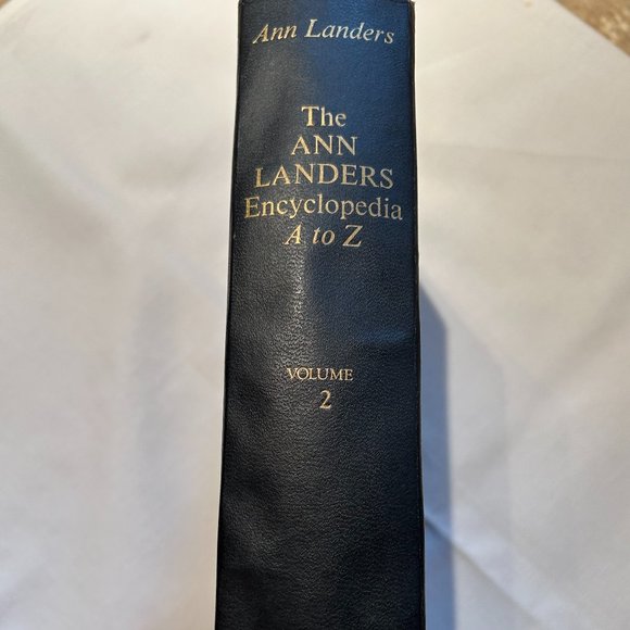 ANN LANDERS Encyclopedia A to Z - Volume II - Picture 3 of 8